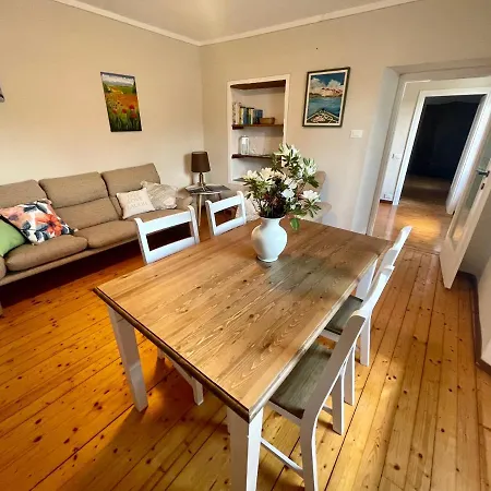 Bianca With Private Garden 아파트 *