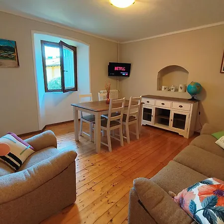 Appartement Bianca With Private Garden Cossogno